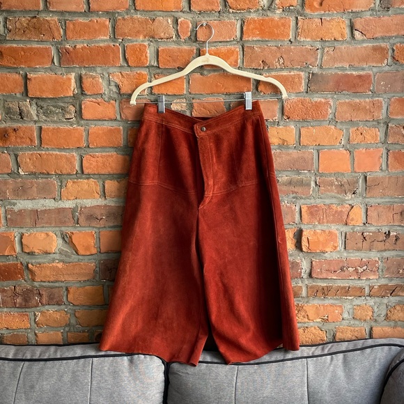 Vintage Suede Gauchos - Picture 1 of 11